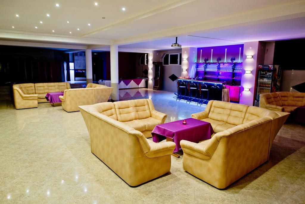 Hotel Groman Сенкоцин Экстерьер фото